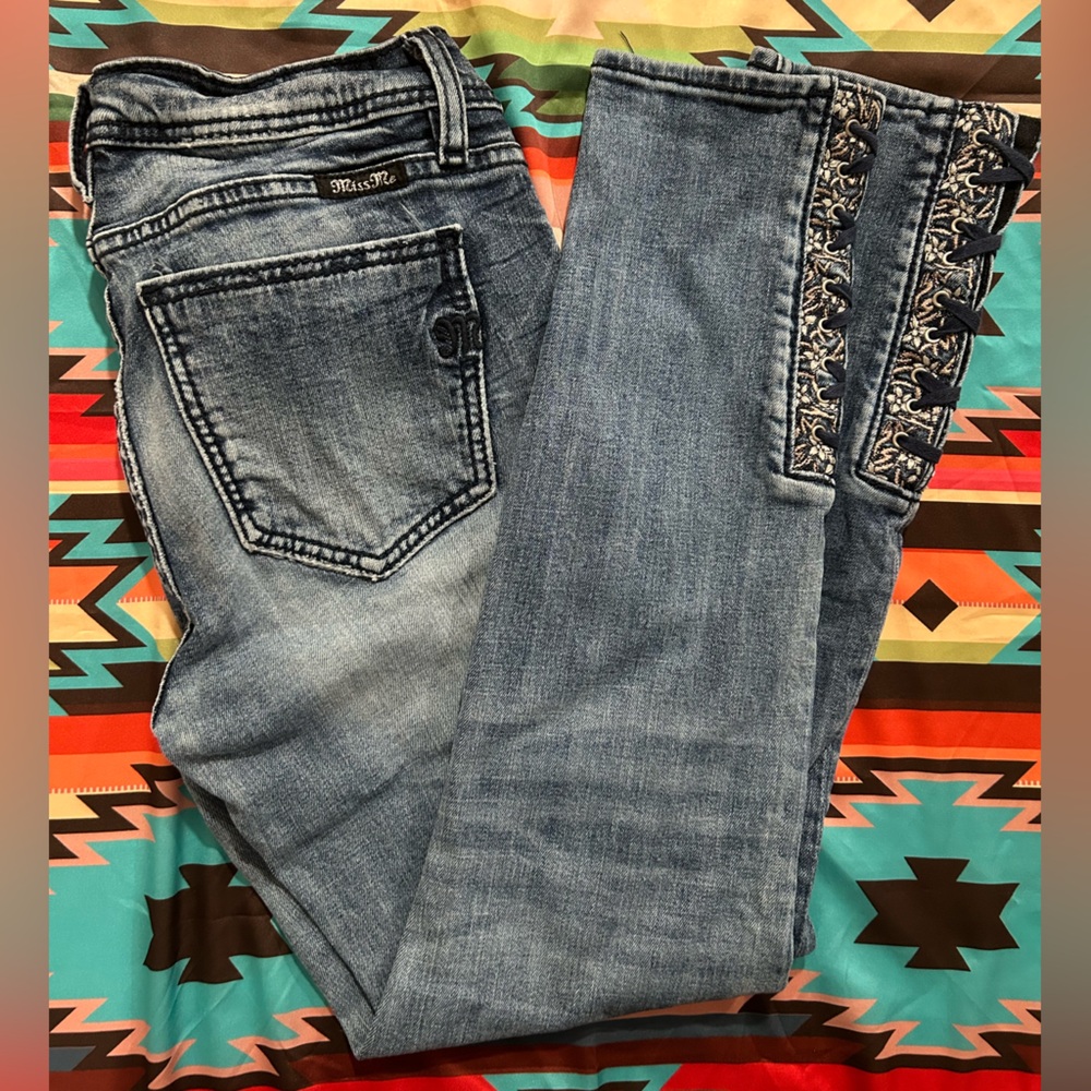 Blue Embroidered Women's Jeans